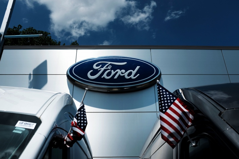 Ford запускает новую сеть сертифицированных стекол